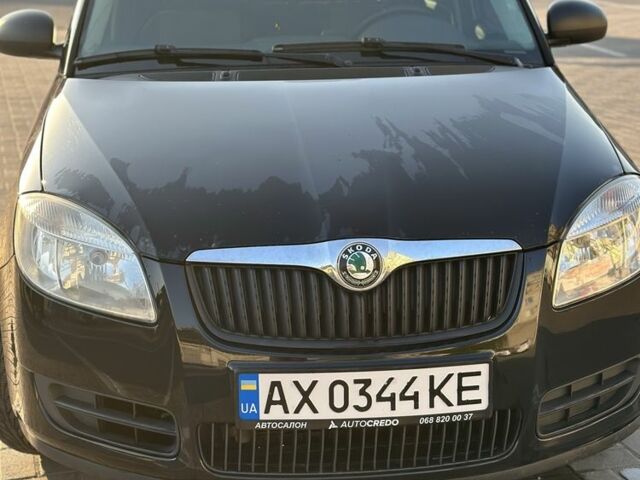 Черный Шкода Фабия, объемом двигателя 1.2 л и пробегом 193 тыс. км за 4200 $, фото 1 на Automoto.ua