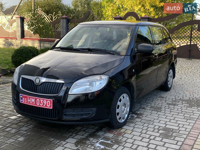 Черный Шкода Фабия, объемом двигателя 1.4 л и пробегом 295 тыс. км за 4350 $, фото 1 на Automoto.ua