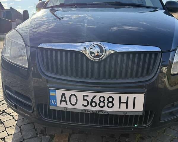 Чорний Шкода Фабія, об'ємом двигуна 1.2 л та пробігом 257 тис. км за 4400 $, фото 1 на Automoto.ua