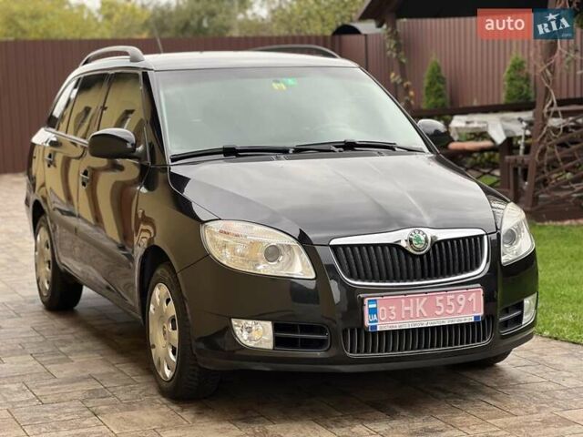 Черный Шкода Фабия, объемом двигателя 1.6 л и пробегом 216 тыс. км за 5900 $, фото 1 на Automoto.ua