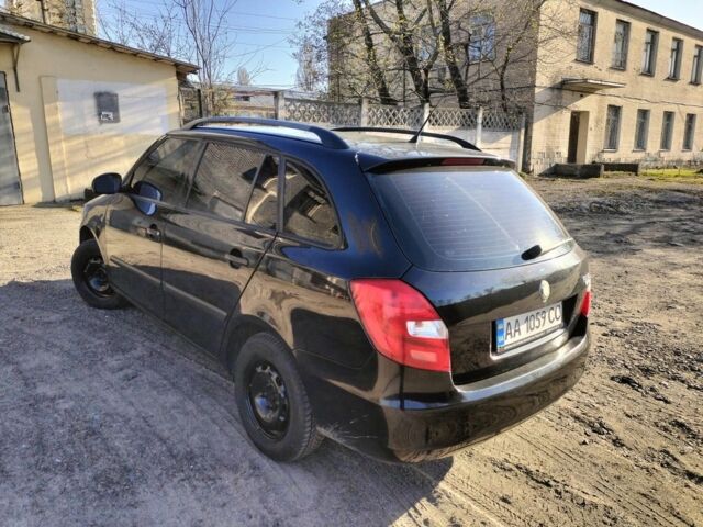 Чорний Шкода Фабія, об'ємом двигуна 1.4 л та пробігом 440 тис. км за 4600 $, фото 1 на Automoto.ua