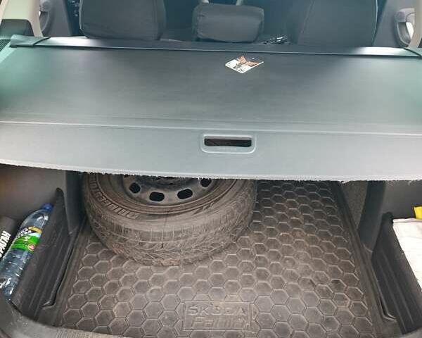 Черный Шкода Фабия, объемом двигателя 1.6 л и пробегом 190 тыс. км за 5800 $, фото 1 на Automoto.ua