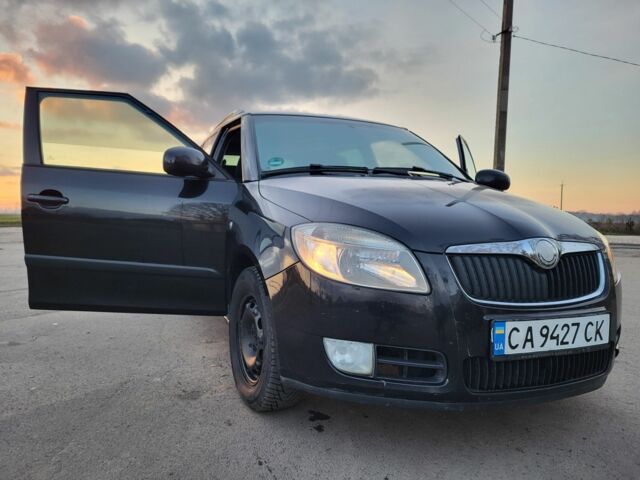 Чорний Шкода Фабія, об'ємом двигуна 1.4 л та пробігом 330 тис. км за 4200 $, фото 1 на Automoto.ua