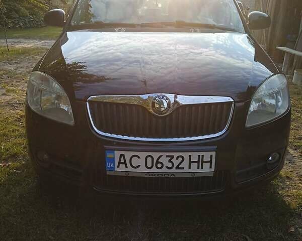 Черный Шкода Фабия, объемом двигателя 1.39 л и пробегом 182 тыс. км за 6600 $, фото 1 на Automoto.ua
