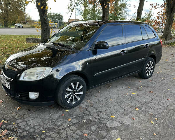 Черный Шкода Фабия, объемом двигателя 1.42 л и пробегом 240 тыс. км за 5700 $, фото 1 на Automoto.ua
