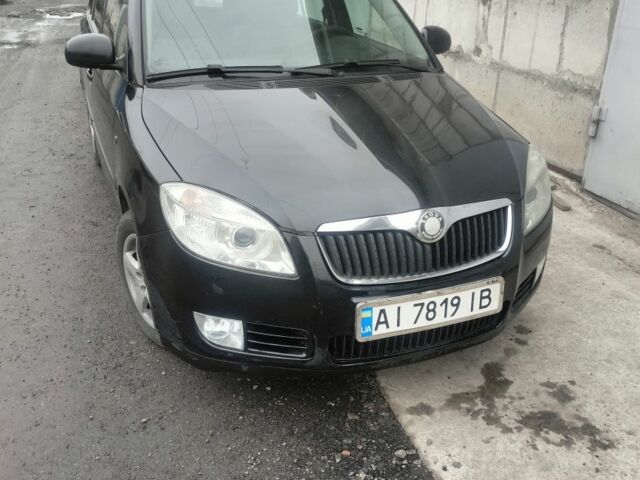 Черный Шкода Фабия, объемом двигателя 1.4 л и пробегом 190 тыс. км за 4200 $, фото 1 на Automoto.ua