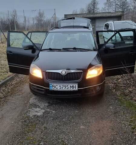 Черный Шкода Фабия, объемом двигателя 1.42 л и пробегом 248 тыс. км за 5000 $, фото 1 на Automoto.ua