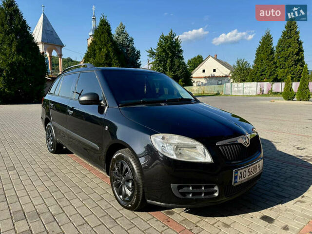 Черный Шкода Фабия, объемом двигателя 1.2 л и пробегом 254 тыс. км за 4500 $, фото 1 на Automoto.ua