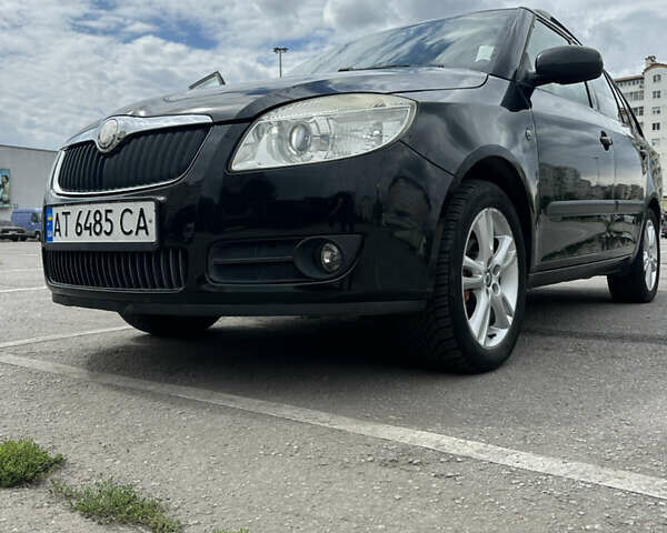 Черный Шкода Фабия, объемом двигателя 1.2 л и пробегом 220 тыс. км за 5390 $, фото 1 на Automoto.ua