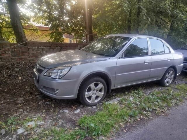 Черный Шкода Фабия, объемом двигателя 1.4 л и пробегом 296 тыс. км за 4224 $, фото 1 на Automoto.ua