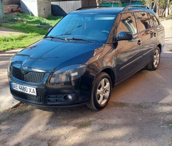 Чорний Шкода Фабія, об'ємом двигуна 1.6 л та пробігом 291 тис. км за 6100 $, фото 1 на Automoto.ua