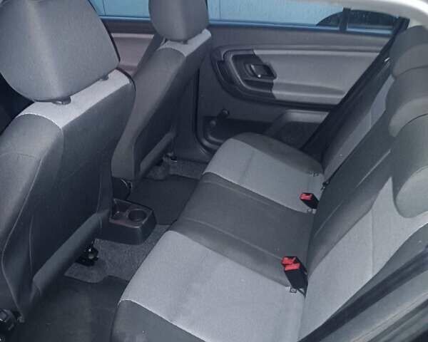 Черный Шкода Фабия, объемом двигателя 1 л и пробегом 223 тыс. км за 4485 $, фото 1 на Automoto.ua