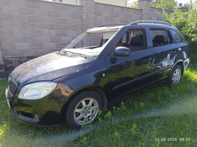 Черный Шкода Фабия, объемом двигателя 1.6 л и пробегом 255 тыс. км за 2500 $, фото 1 на Automoto.ua