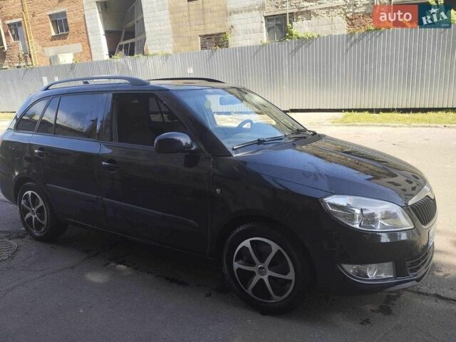 Черный Шкода Фабия, объемом двигателя 1.2 л и пробегом 177 тыс. км за 5000 $, фото 1 на Automoto.ua