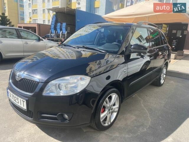 Черный Шкода Фабия, объемом двигателя 1.6 л и пробегом 250 тыс. км за 6800 $, фото 1 на Automoto.ua
