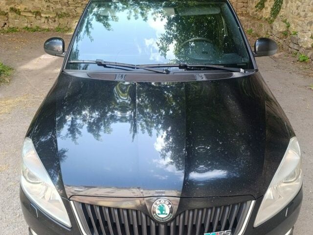 Черный Шкода Фабия, объемом двигателя 1.4 л и пробегом 256 тыс. км за 6234 $, фото 1 на Automoto.ua