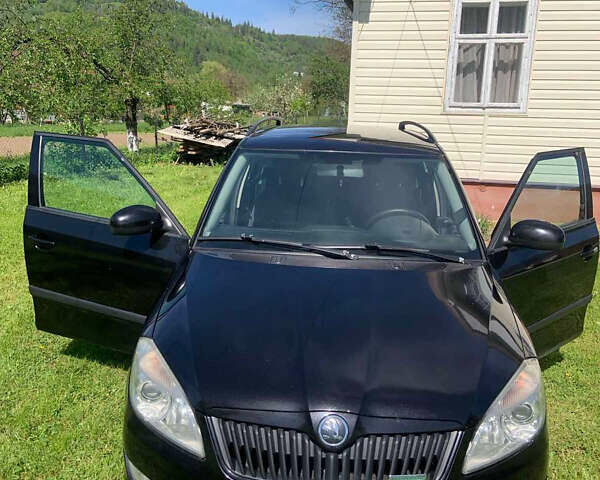 Черный Шкода Фабия, объемом двигателя 1.2 л и пробегом 320 тыс. км за 5200 $, фото 1 на Automoto.ua