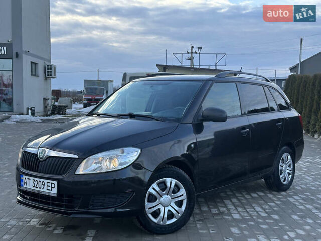Черный Шкода Фабия, объемом двигателя 1.2 л и пробегом 202 тыс. км за 4500 $, фото 1 на Automoto.ua
