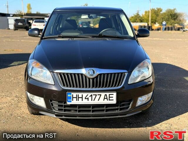 Черный Шкода Фабия, объемом двигателя 1.6 л и пробегом 218 тыс. км за 7400 $, фото 1 на Automoto.ua