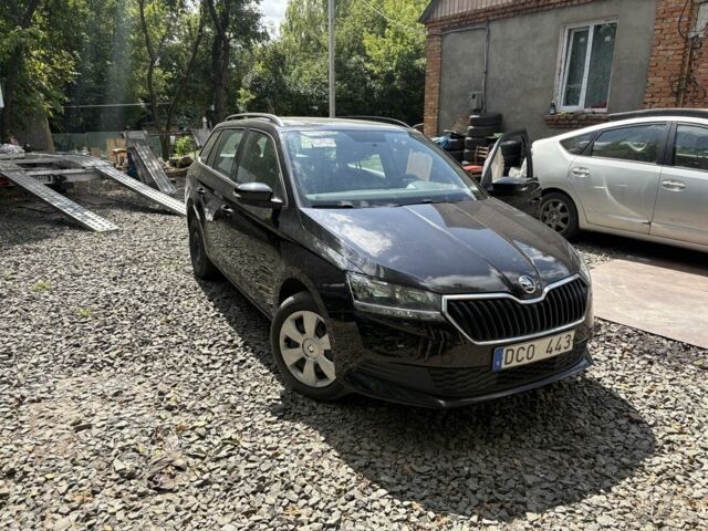 Черный Шкода Фабия, объемом двигателя 1 л и пробегом 660 тыс. км за 4500 $, фото 1 на Automoto.ua