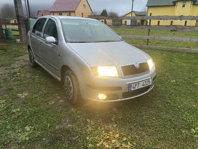 Коричневый Шкода Фабия, объемом двигателя 0 л и пробегом 300 тыс. км за 1500 $, фото 1 на Automoto.ua