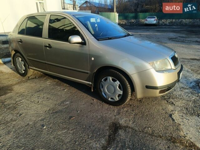 Коричневый Шкода Фабия, объемом двигателя 1.2 л и пробегом 345 тыс. км за 2500 $, фото 1 на Automoto.ua