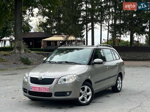 Коричневий Шкода Фабія, об'ємом двигуна 1.6 л та пробігом 218 тис. км за 5950 $, фото 1 на Automoto.ua