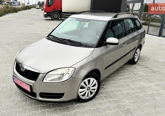 Коричневий Шкода Фабія, об'ємом двигуна 1.6 л та пробігом 218 тис. км за 6899 $, фото 1 на Automoto.ua