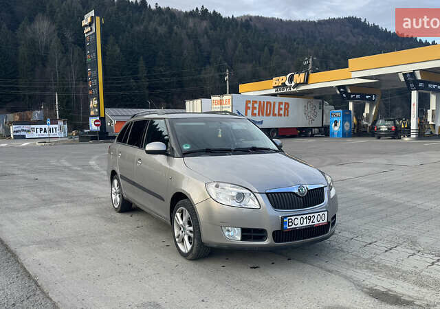 Коричневый Шкода Фабия, объемом двигателя 1.6 л и пробегом 208 тыс. км за 6800 $, фото 1 на Automoto.ua