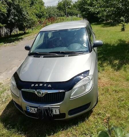 Коричневый Шкода Фабия, объемом двигателя 1.2 л и пробегом 140 тыс. км за 5300 $, фото 1 на Automoto.ua