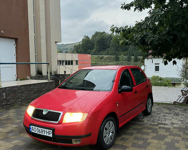 Красный Шкода Фабия, объемом двигателя 1.4 л и пробегом 156 тыс. км за 2250 $, фото 1 на Automoto.ua