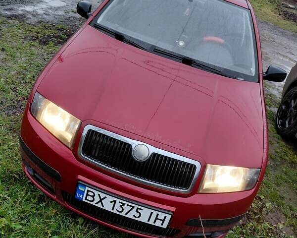 Красный Шкода Фабия, объемом двигателя 1.2 л и пробегом 156 тыс. км за 4050 $, фото 1 на Automoto.ua