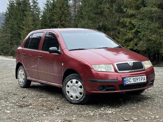 Красный Шкода Фабия, объемом двигателя 1.2 л и пробегом 169 тыс. км за 3500 $, фото 1 на Automoto.ua