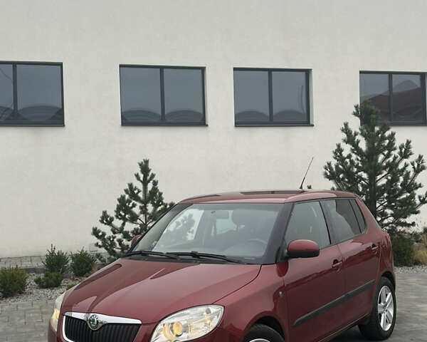 Червоний Шкода Фабія, об'ємом двигуна 1.39 л та пробігом 250 тис. км за 4850 $, фото 1 на Automoto.ua