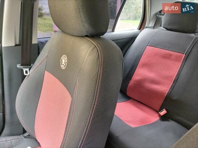 Червоний Шкода Фабія, об'ємом двигуна 1.2 л та пробігом 210 тис. км за 2500 $, фото 1 на Automoto.ua