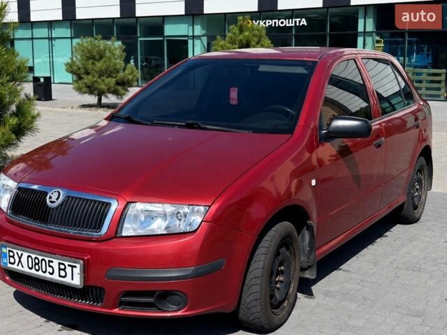 Красный Шкода Фабия, объемом двигателя 1.2 л и пробегом 200 тыс. км за 4200 $, фото 1 на Automoto.ua