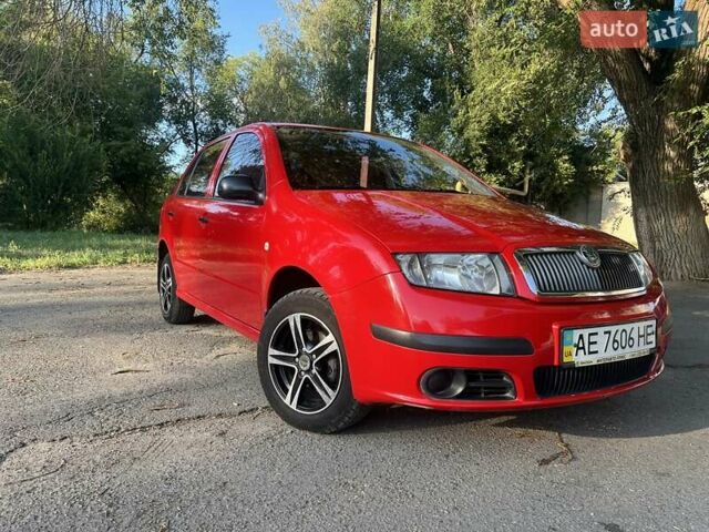Красный Шкода Фабия, объемом двигателя 1.2 л и пробегом 126 тыс. км за 4850 $, фото 1 на Automoto.ua