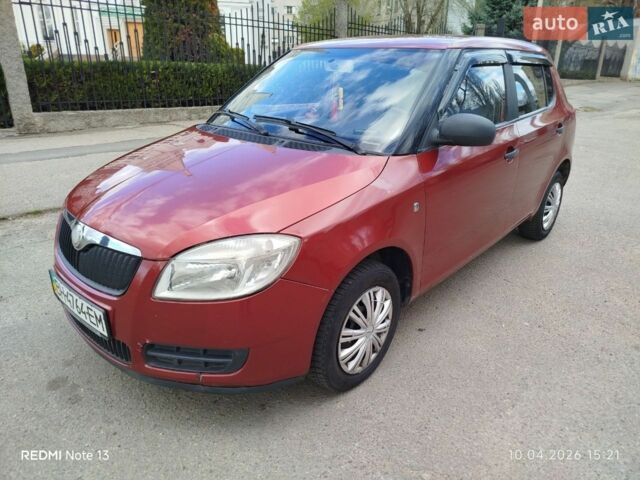 Красный Шкода Фабия, объемом двигателя 1.2 л и пробегом 170 тыс. км за 3700 $, фото 1 на Automoto.ua