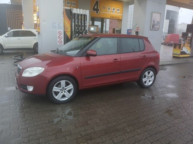 Червоний Шкода Фабія, об'ємом двигуна 0 л та пробігом 251 тис. км за 5499 $, фото 1 на Automoto.ua