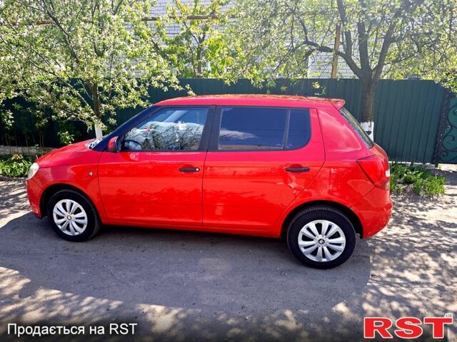 Червоний Шкода Фабія, об'ємом двигуна 1.2 л та пробігом 0 тис. км за 3000 $, фото 1 на Automoto.ua