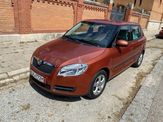 Красный Шкода Фабия, объемом двигателя 1.2 л и пробегом 138 тыс. км за 182000 $, фото 1 на Automoto.ua