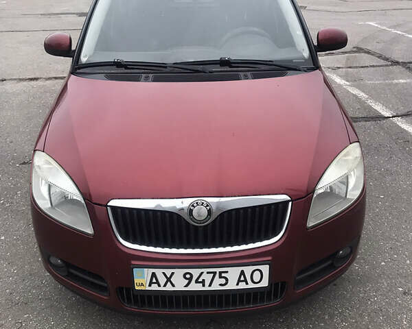 Красный Шкода Фабия, объемом двигателя 1.6 л и пробегом 179 тыс. км за 5750 $, фото 1 на Automoto.ua