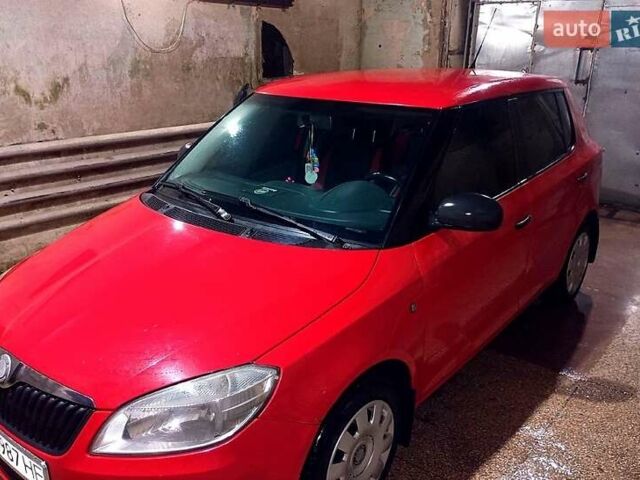 Червоний Шкода Фабія, об'ємом двигуна 1.6 л та пробігом 340 тис. км за 6000 $, фото 1 на Automoto.ua