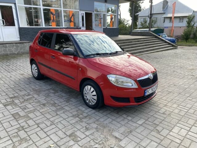Червоний Шкода Фабія, об'ємом двигуна 1.2 л та пробігом 220 тис. км за 3999 $, фото 1 на Automoto.ua