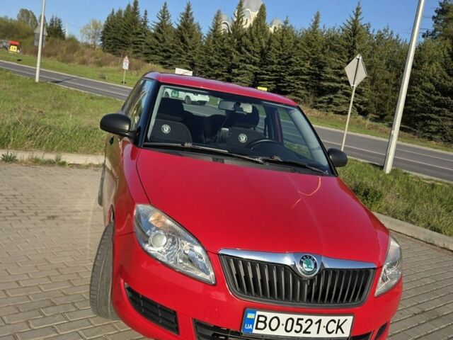 Красный Шкода Фабия, объемом двигателя 1.6 л и пробегом 206 тыс. км за 4798 $, фото 1 на Automoto.ua