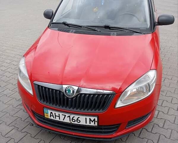 Красный Шкода Фабия, объемом двигателя 1.2 л и пробегом 192 тыс. км за 5200 $, фото 1 на Automoto.ua
