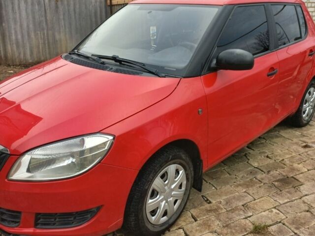 Красный Шкода Фабия, объемом двигателя 1.2 л и пробегом 190 тыс. км за 5000 $, фото 1 на Automoto.ua