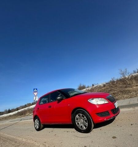 Красный Шкода Фабия, объемом двигателя 1.6 л и пробегом 264 тыс. км за 5750 $, фото 1 на Automoto.ua