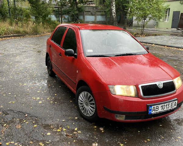 Красный Шкода Фабия, объемом двигателя 1.2 л и пробегом 300 тыс. км за 2100 $, фото 1 на Automoto.ua