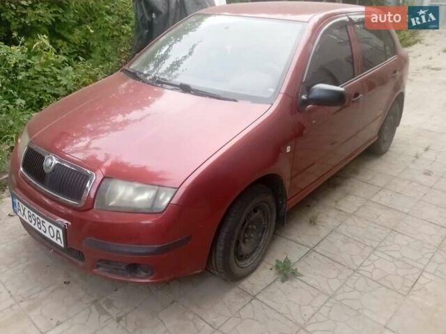 Шкода Фабия 2006 в Изюме на Automoto.ua Красный Шкода Фабия, объемом двигателя 1.2 л и пробегом 200 тыс. км за 3800 $, фото 1 на Automoto.ua